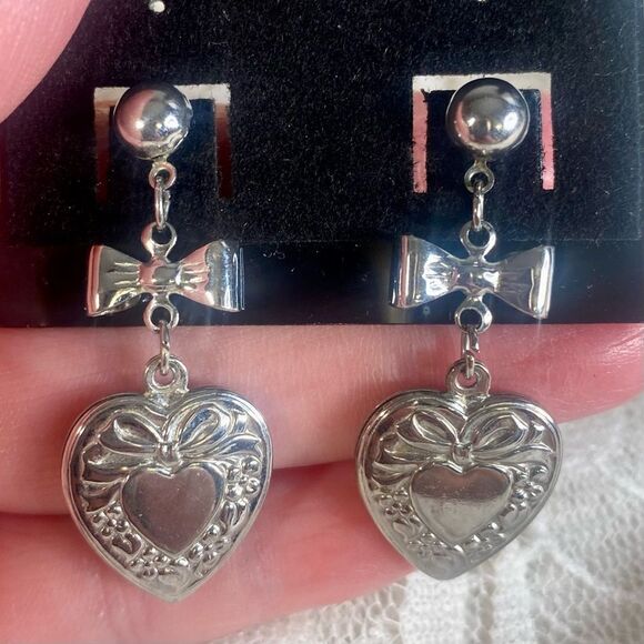 Vintage Silver Heart and Bow Earrings Embossed Pattern Dangle Style - Picture 2 of 4